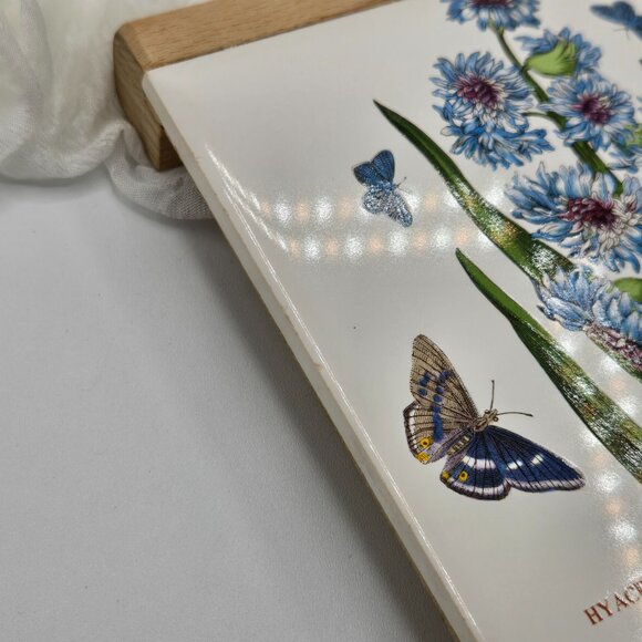 Portmeirion Botanic Garden Cheese Board with Wire Slicer – Hyacinth Tile - Picture 5 of 7